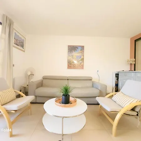 Naima Yourhosthelper Apartmán *